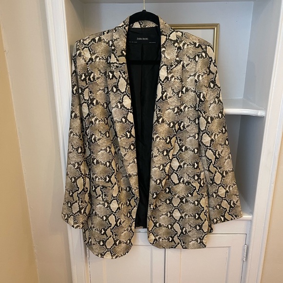 Zara Snakeskin Matching Set - Blazer + Skirt - Picture 2 of 5
